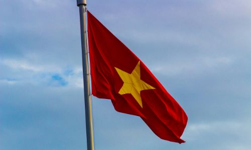 Become an English teacher in Vietnam.